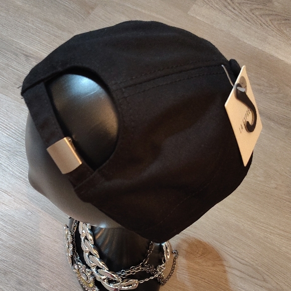 🆕NY Custom Lettered Black Cap with Rhinestone Designs - Picture 4 of 4